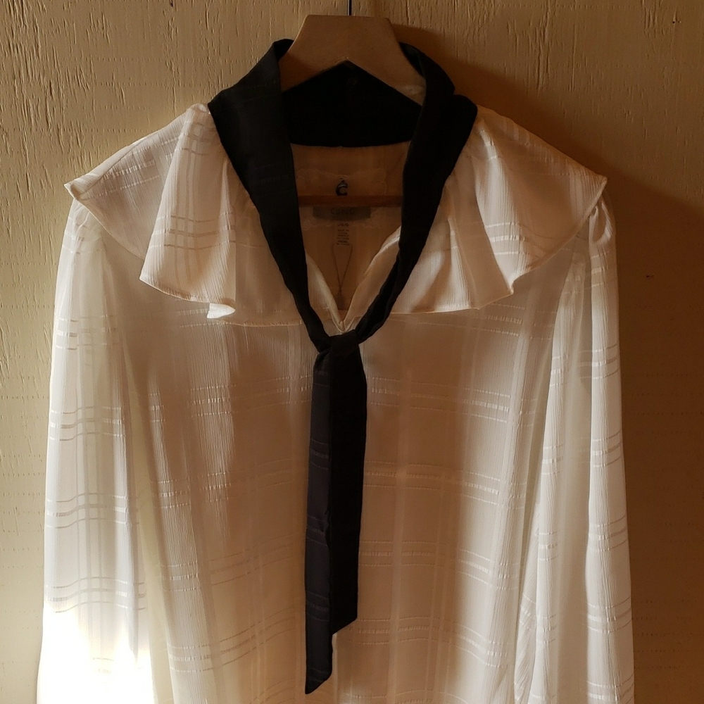 😊Cupio White Blouse with Black Tie Accent - Picture 4 of 8